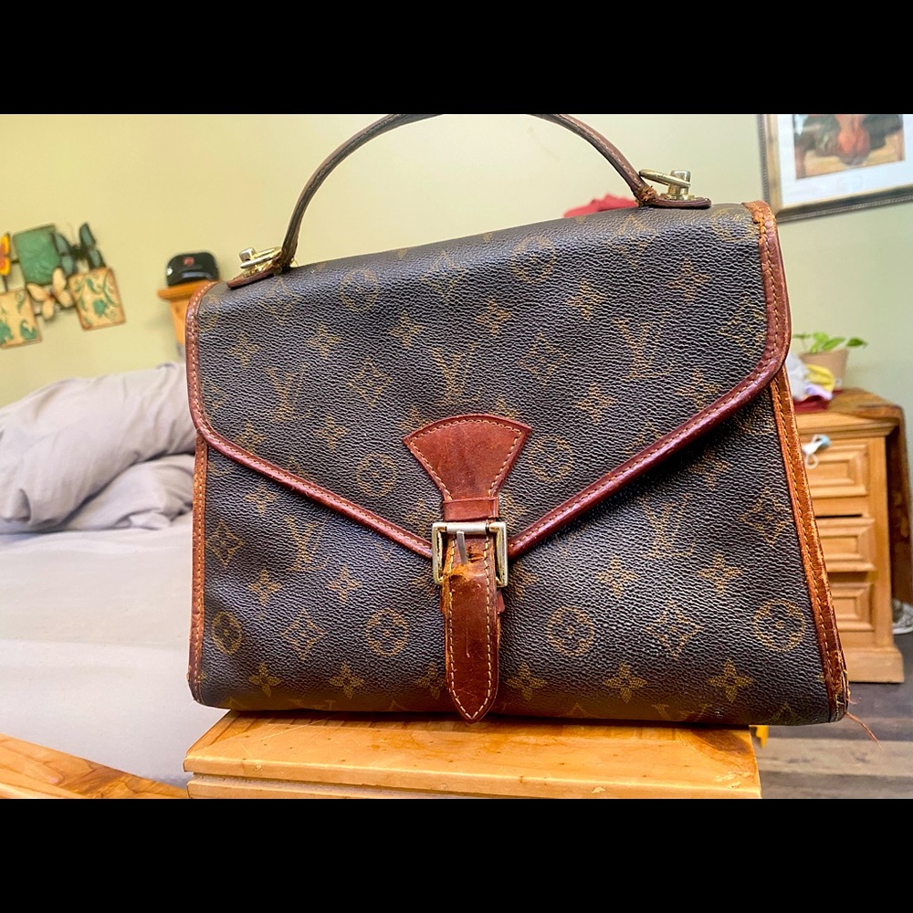 Gorgeous vintage piece